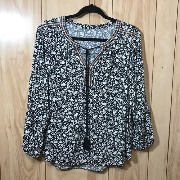 Daniel Rainn Tie Closure Round Neck Long Sleeve Top - Picture 1 of 4